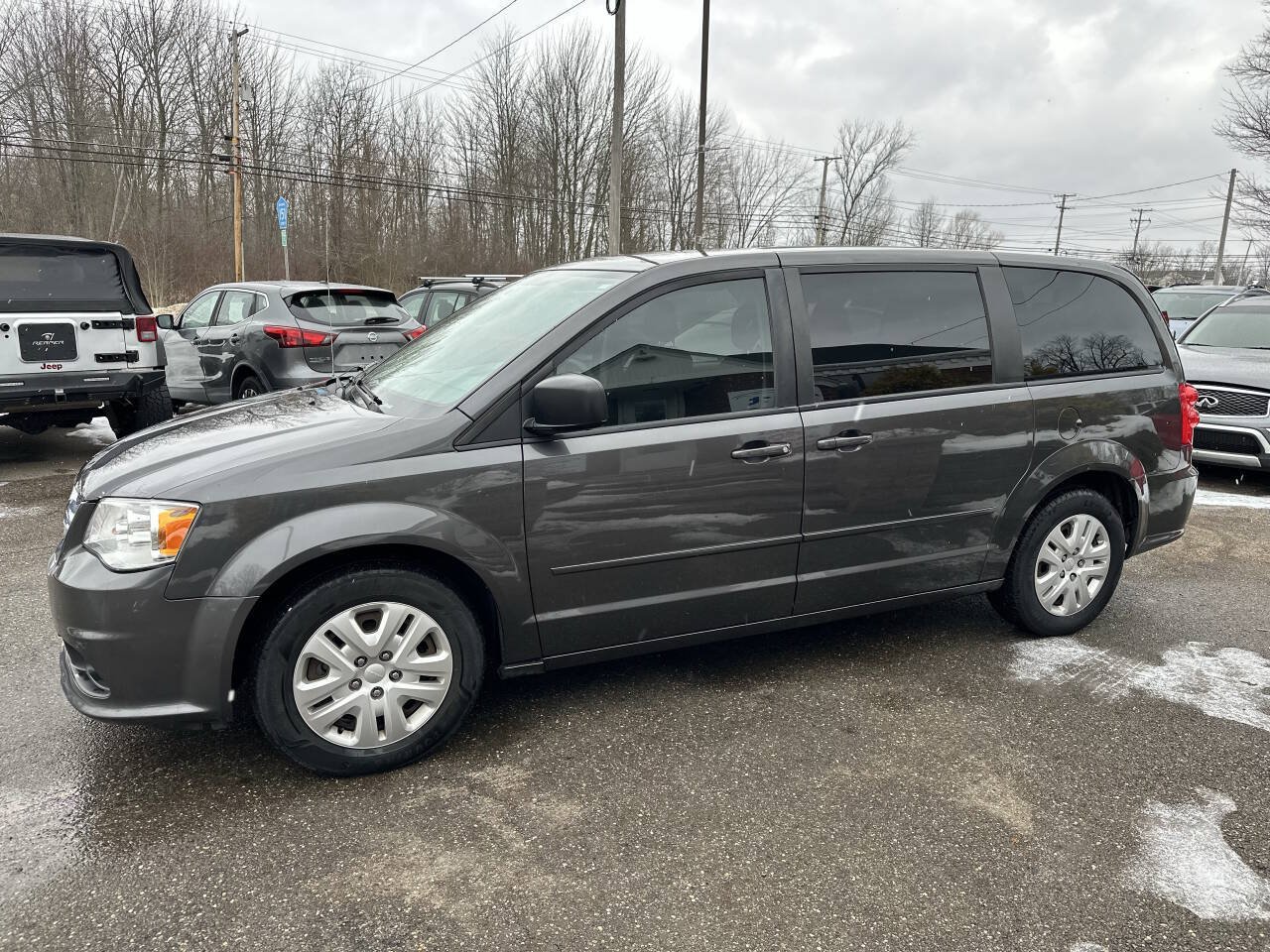 Used 2017 Dodge Grand Caravan FWD image 3