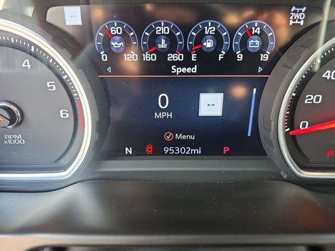 Used 2019 Chevrolet Silverado 1500 High Country w/ Technology Package image 17