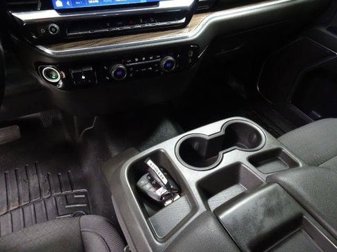 Used 2024 Chevrolet Silverado 2500 LT w/ Convenience Package image 33