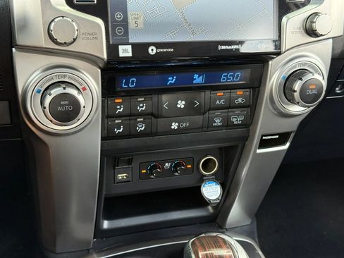 Used 2021 Toyota 4Runner Limited AWD/4WD image 22