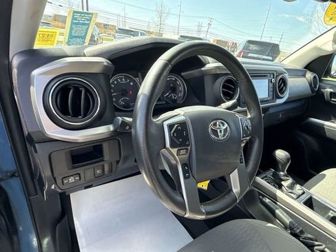 Used 2019 Toyota Tacoma SR5 image 10