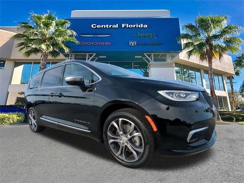 New 2026 Chrysler Pacifica Pinnacle w/ Trailer Tow Group image 2