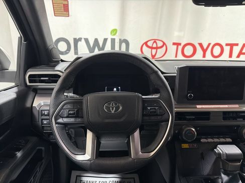 Used 2025 Toyota Tacoma SR5 AWD/4WD image 20