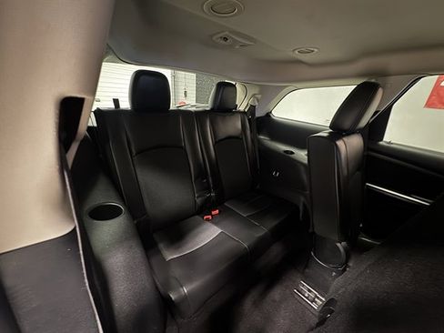 Used 2015 Dodge Journey Crossroad w/ Flexible Seating Group image 12