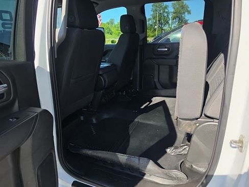 Used 2021 Chevrolet Silverado 2500 LT w/ Fleet Comfort Package AWD/4WD image 3