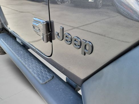 Used 2021 Jeep Wrangler Sport AWD/4WD image 30