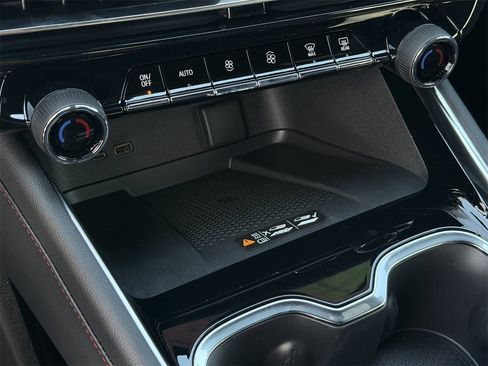 New 2026 Chevrolet Traverse RS image 17