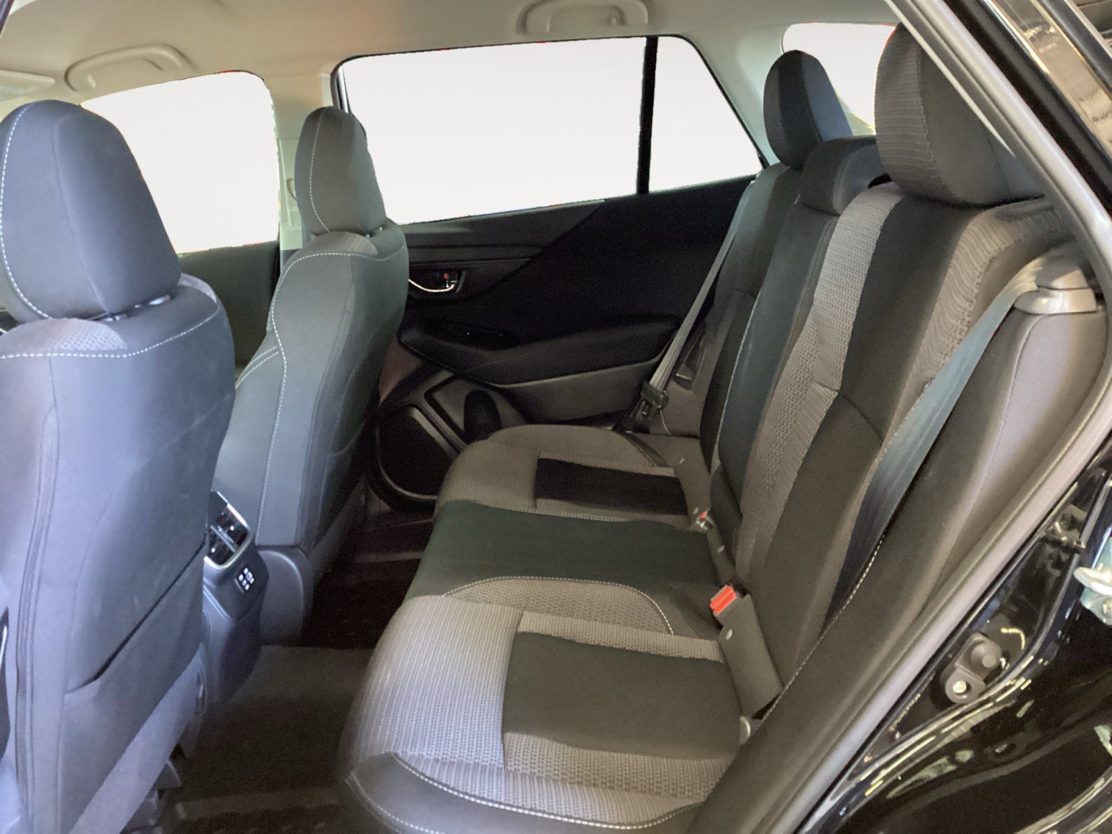 Used 2025 Subaru Outback Premium w/ Popular Package #1 AWD/4WD image 13