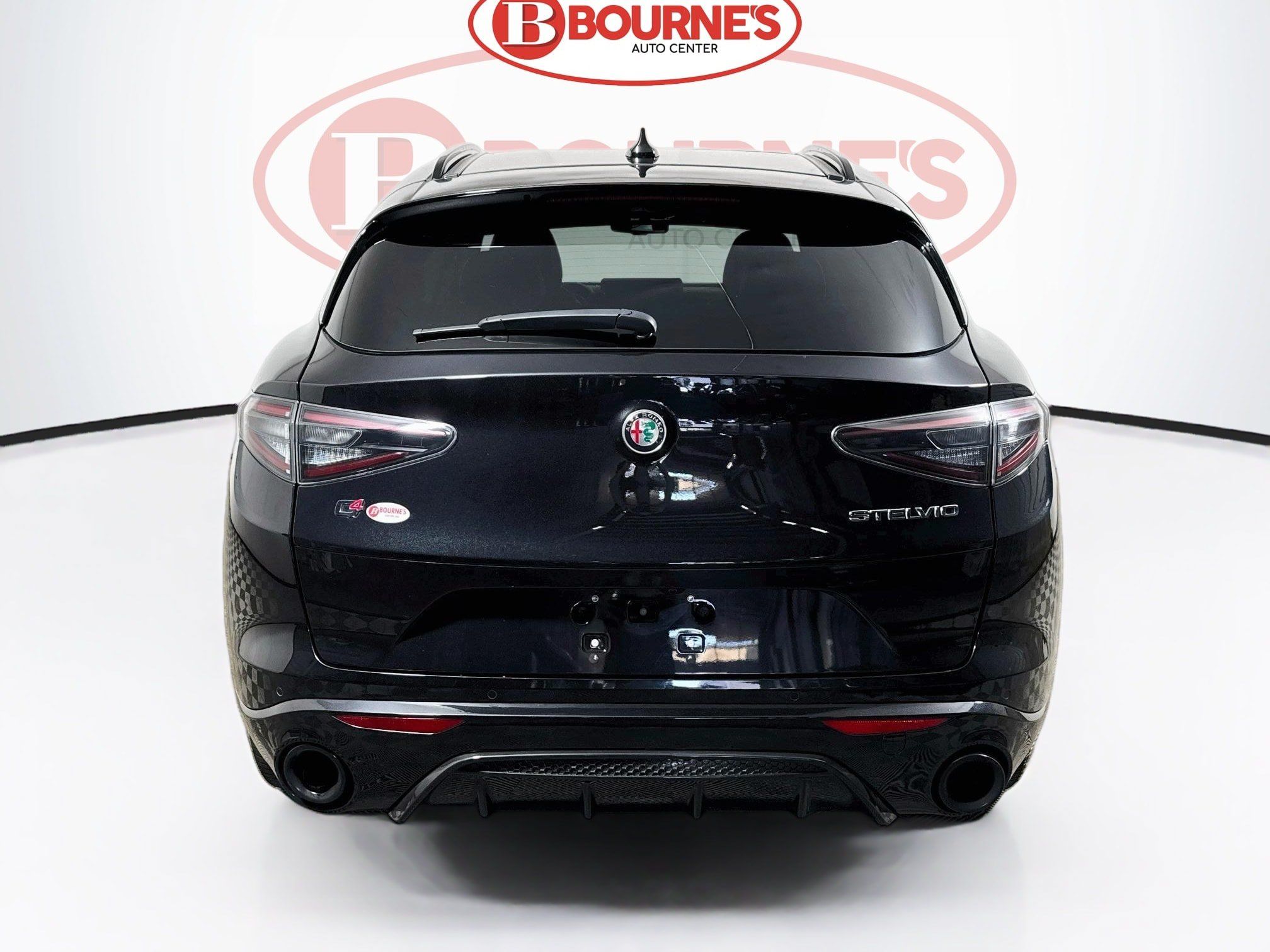 Used 2024 Alfa Romeo Stelvio Veloce AWD/4WD image 10