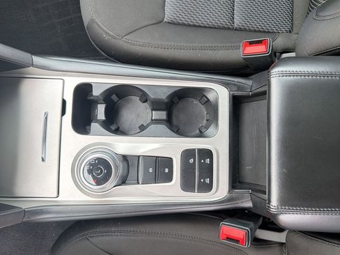 Used 2022 Ford Explorer XLT image 24