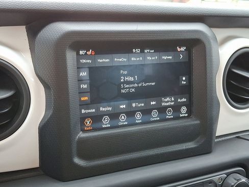 Used 2021 Jeep Wrangler Unlimited Islander image 19