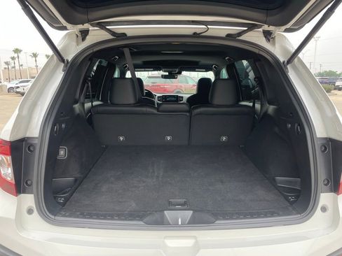 Used 2025 Honda Passport Black Edition image 5
