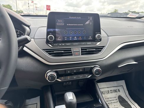 New 2025 Nissan Altima 2.5 SR image 13