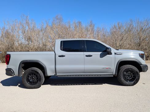 Used 2024 GMC Sierra 1500 AT4X w/ AT4X AEV Edition image 10