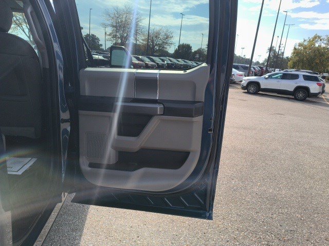Used 2020 Ford F150 XLT w/ Equipment Group 302A Luxury AWD/4WD image 15