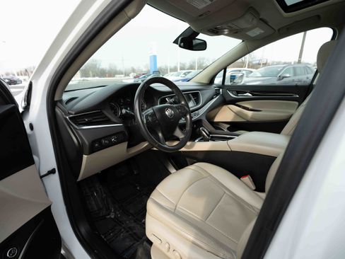 Used 2018 Buick Enclave Essence image 8