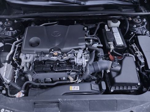 Used 2020 Toyota Camry SE image 24