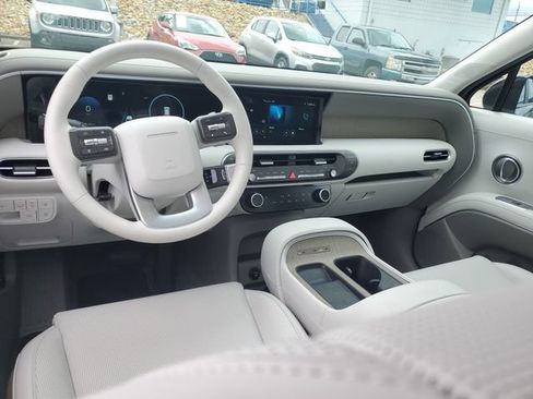 Used 2026 Hyundai Palisade SEL FWD image 8