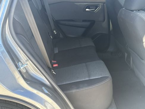 Used 2023 Nissan Rogue SV image 15