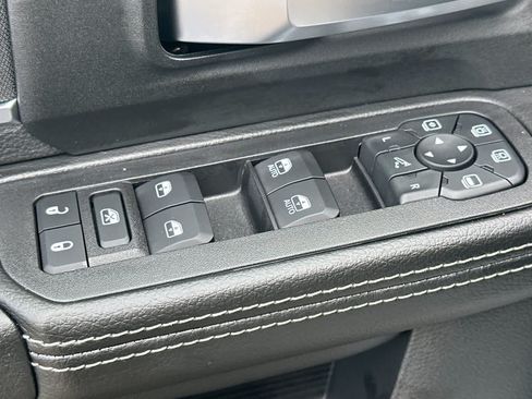 New 2026 RAM 2500 Big Horn AWD/4WD image 13
