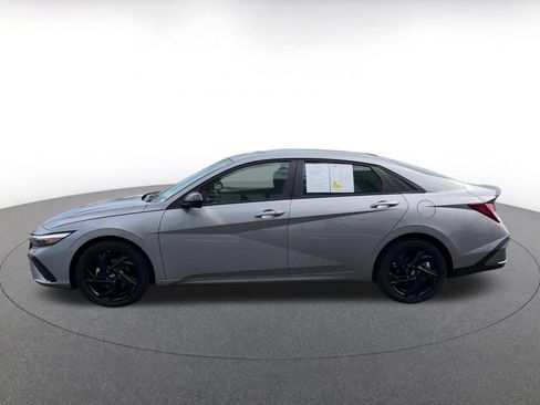 Used 2026 Hyundai Elantra Sport FWD image 9