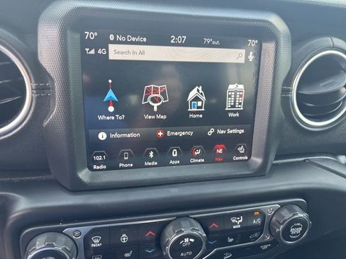 Used 2019 Jeep Wrangler Unlimited Sahara w/ Uconnect 4C Nav & Sound Group AWD/4WD image 9