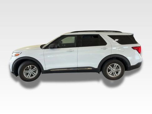 Used 2020 Ford Explorer XLT image 7