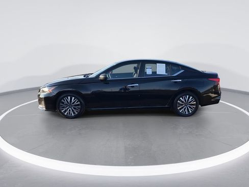 Used 2024 Nissan Altima 2.5 SV FWD image 5