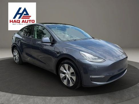 Used 2021 Tesla Model Y Long Range AWD/4WD image 3