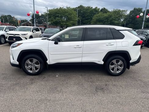 Used 2025 Toyota RAV4 LE AWD/4WD image 4