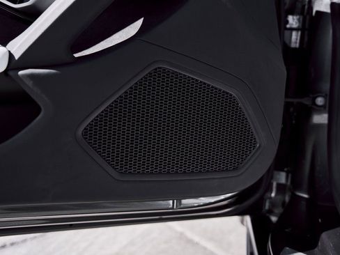 Used 2024 Lamborghini Huracan EVO image 37