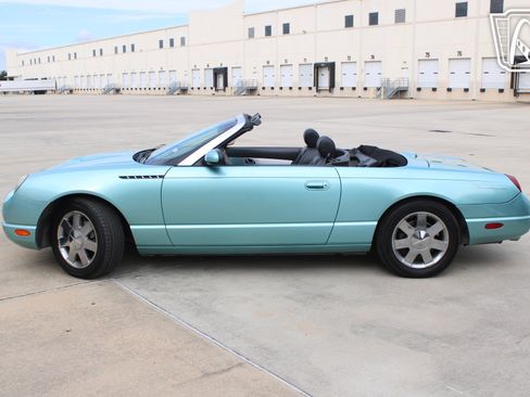 Used 2002 Ford Thunderbird RWD image 2