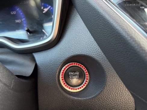 Used 2022 Toyota Corolla Cross XLE w/ Convenience Package image 21