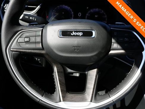 New 2025 Jeep Grand Cherokee Limited w/ Black Appearance Package image 20