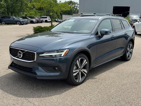 New 2026 Volvo V60 B5 Cross Country Plus w/ Climate Package AWD/4WD image 1