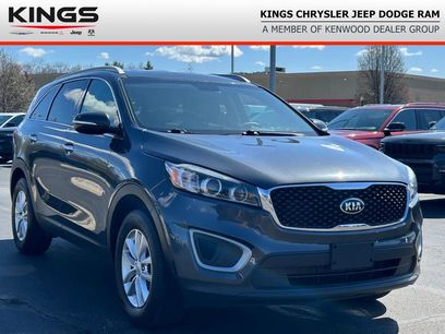 Used 2017 Kia Sorento LX w/ LX Convenience Package
