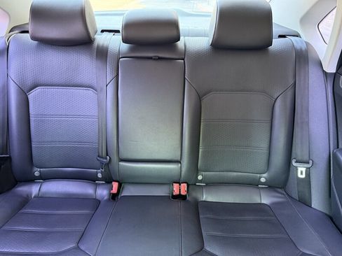 Used 2014 Volkswagen Passat 1.8T Wolfsburg Edition image 22