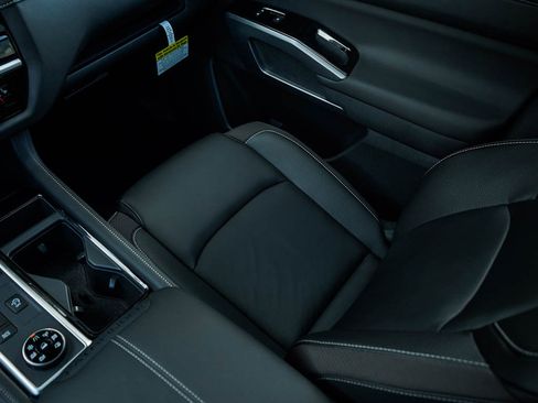 New 2025 Nissan Pathfinder SL w/ SL Premium Package image 27