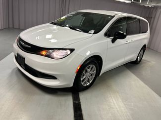 Used 2024 Chrysler Voyager LX video 3