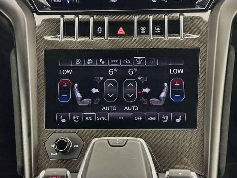 Used 2024 Lamborghini Urus Performante AWD/4WD image 16