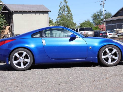 Used 2006 Nissan 350Z Enthusiast w/ (N93) Cargo Convenience Pkg RWD image 9