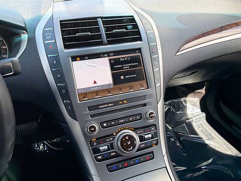 Used 2017 Lincoln MKZ Reserve w/ Technology Package image 28