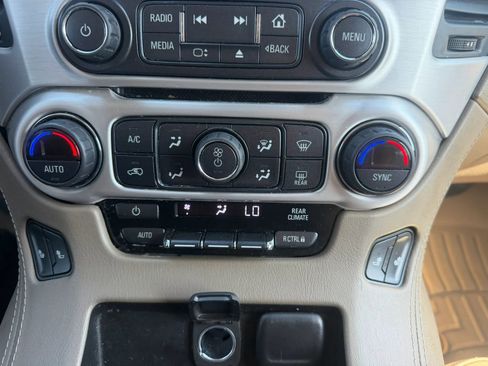 Used 2019 GMC Yukon SLT w/ Open Road Package AWD/4WD image 17