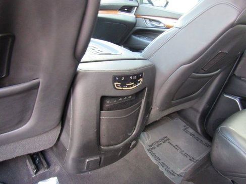 Used 2017 Cadillac Escalade Premium Luxury w/ LPO, Radiant Package AWD/4WD image 43