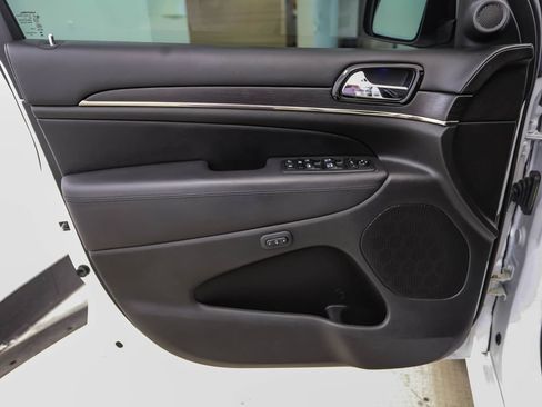 Used 2021 Jeep Grand Cherokee High Altitude AWD/4WD image 9