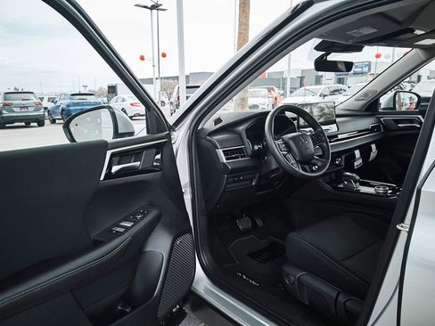 New 2026 Mitsubishi Outlander ES image 16