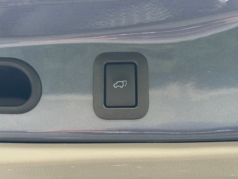 Used 2016 Toyota Highlander XLE AWD/4WD image 15