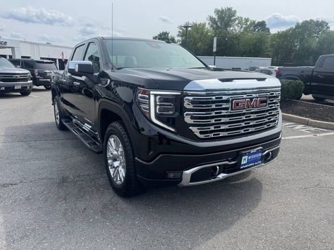 Used 2025 GMC Sierra 1500 Denali AWD/4WD image 8