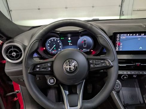 Used 2024 Alfa Romeo Tonale Ti w/ Active Assist Package AWD/4WD image 17