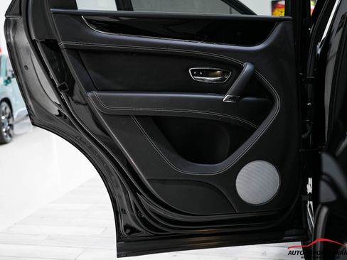 Used 2018 Bentley Bentayga image 61